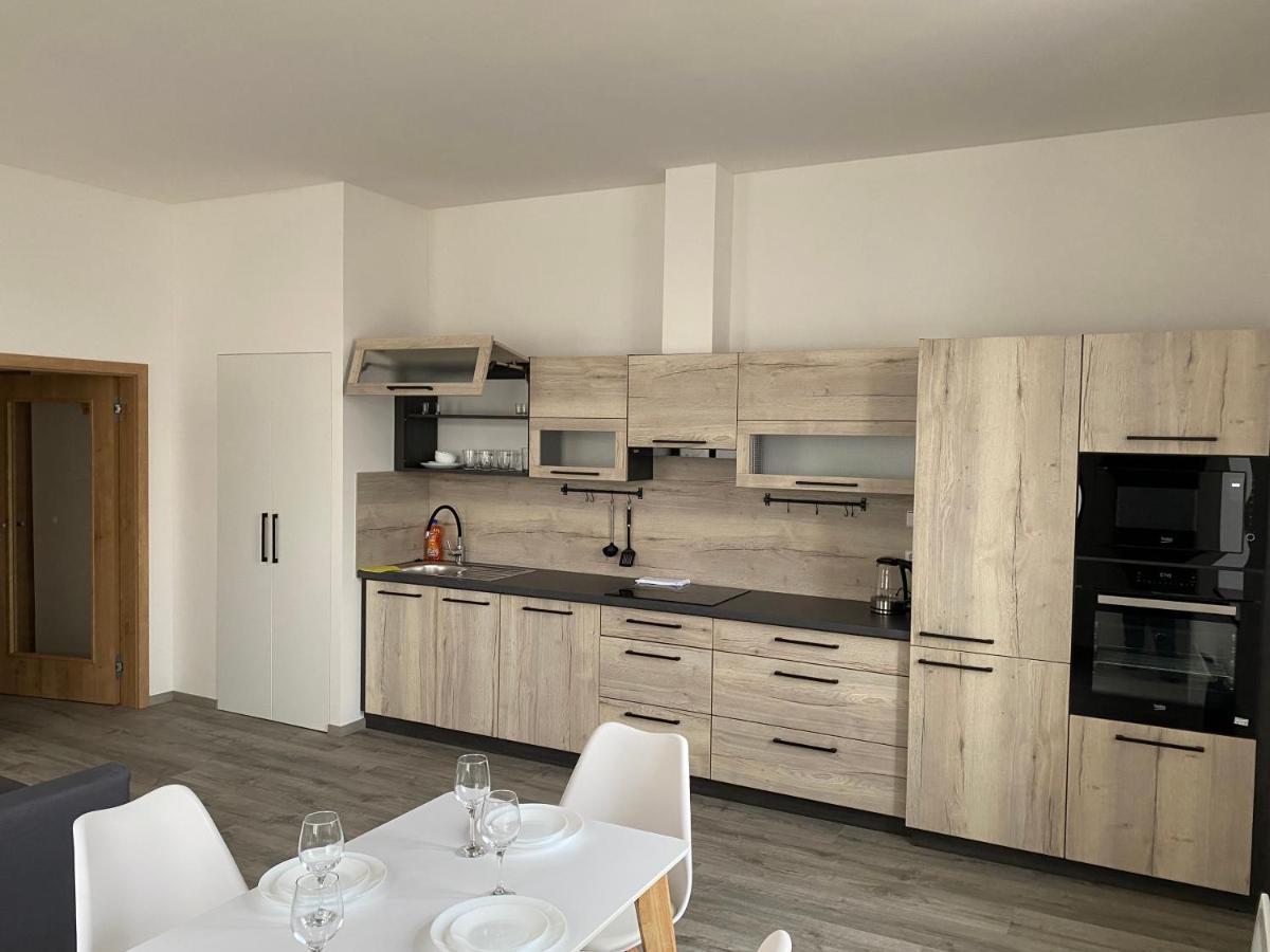 Klicperovo 3Kk Apartment Hradec Kralove Bagian luar foto