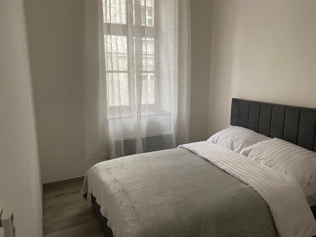Klicperovo 3Kk Apartment Hradec Kralove Bagian luar foto