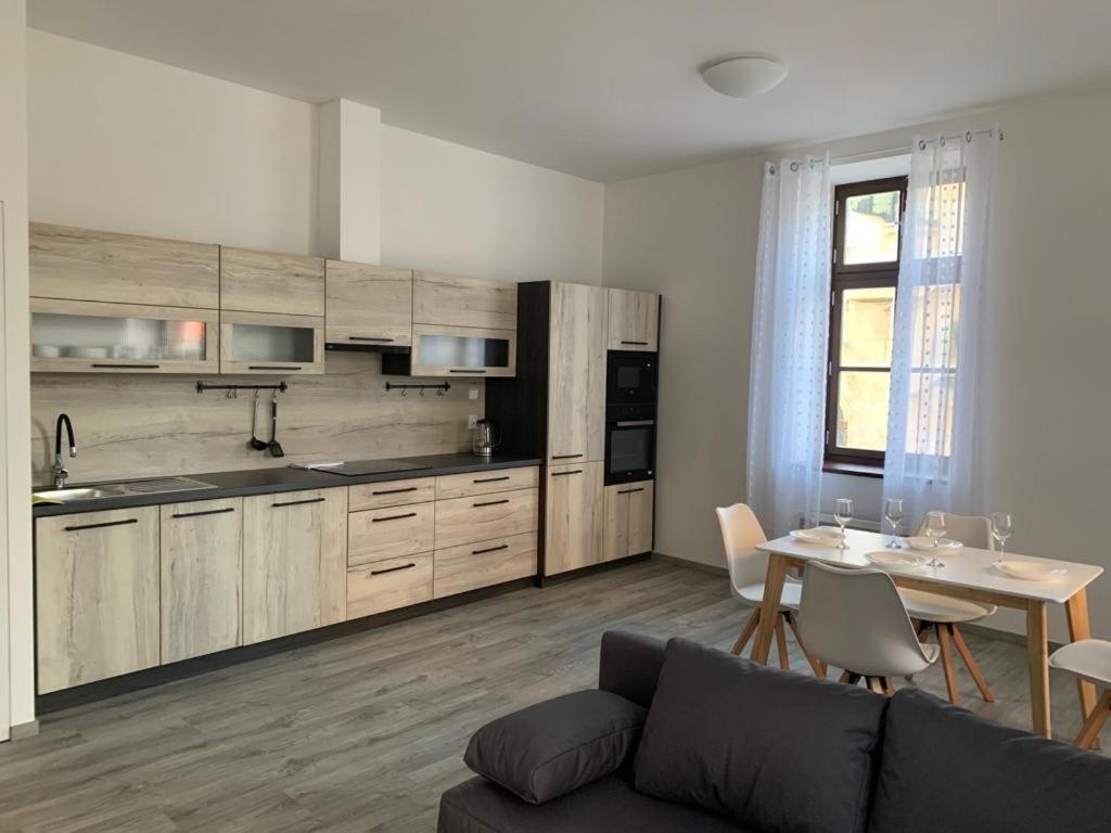 Klicperovo 3Kk Apartment Hradec Kralove Bagian luar foto