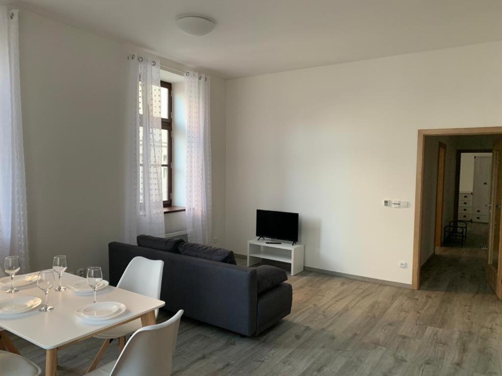 Klicperovo 3Kk Apartment Hradec Kralove Bagian luar foto